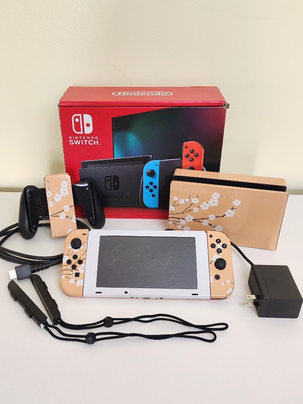 IN BOX - NINTENDO SWITCH Neon Red & Blue Console + Minecraft & Animal Crossing